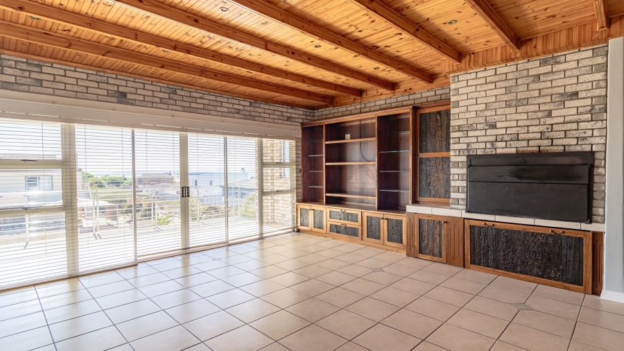 To Let 5 Bedroom Property for Rent in Myburgh Park Western Cape